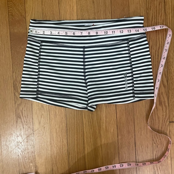 Reebok 2” Speedwick Shorts - Striped Size M - Picture 7 of 7